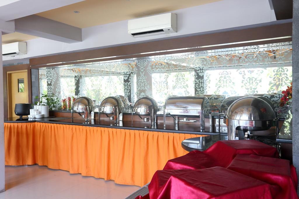 Zen Rooms Legian Dewi Sri Kuta Lombok Esterno foto