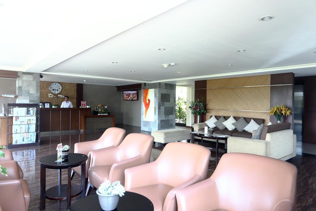 Zen Rooms Legian Dewi Sri Kuta Lombok Esterno foto