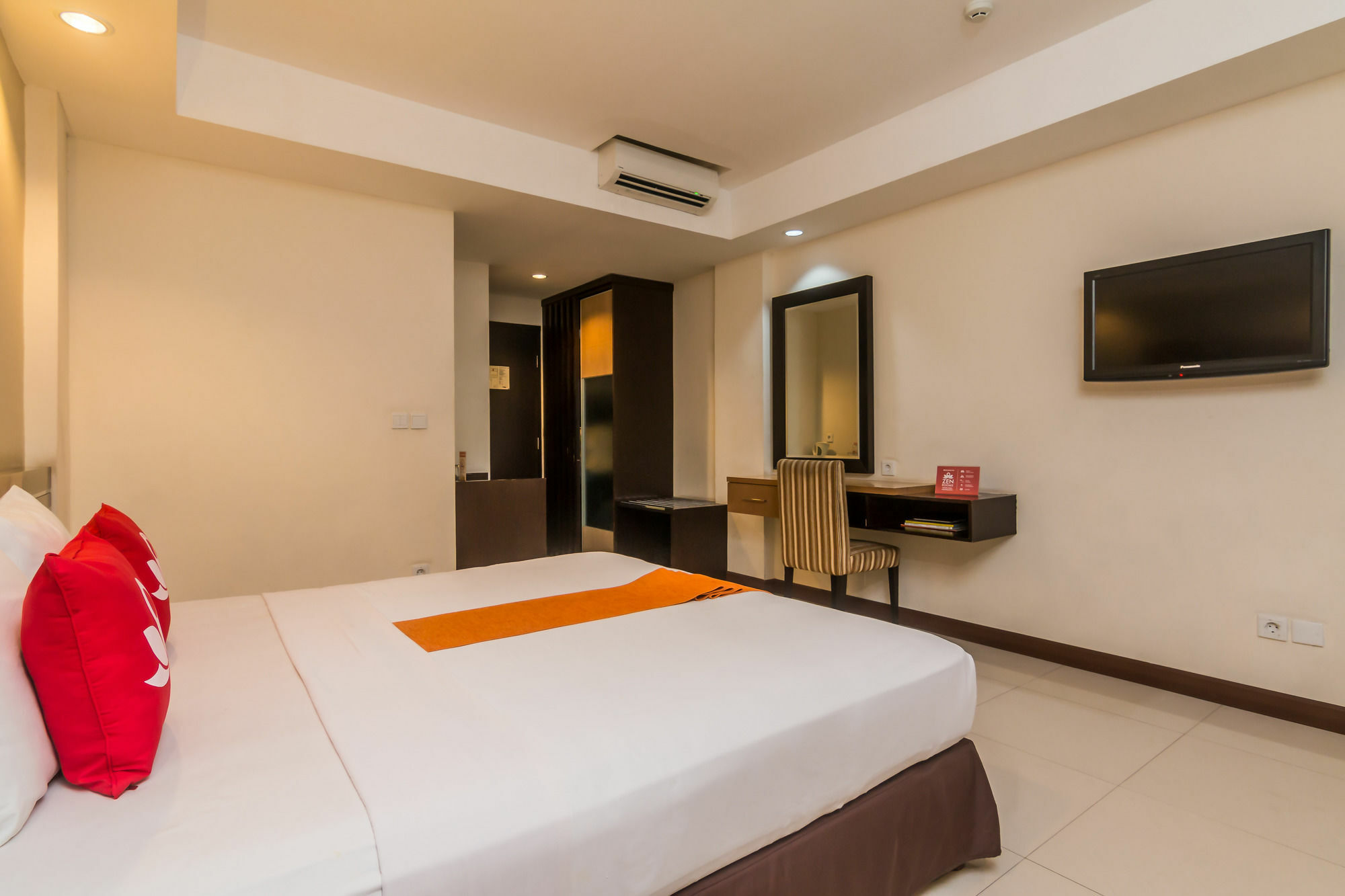 Zen Rooms Legian Dewi Sri Kuta Lombok Esterno foto